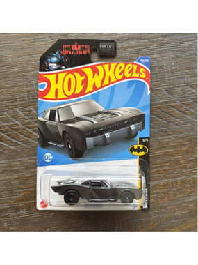 NEW Hot Wheels 2022 the Batman Movie Batmobile Gray, 178/250 Scale
